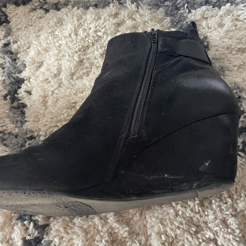 Solanz Black Wedge Ankle Boots - Picture 5 of 9